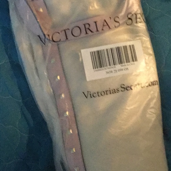 Victorias Secret Weekender Bag - Picture 3 of 3